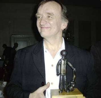 Martin Carthy- with gong